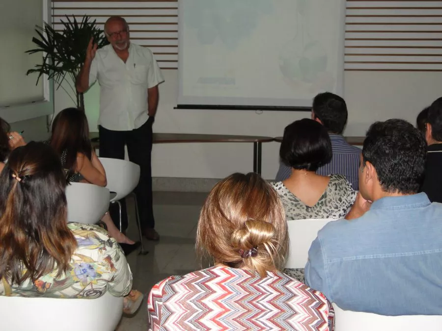 Oficinas: ABIFINA mostra trajetória da inovação farmoquímico-farmacêutica