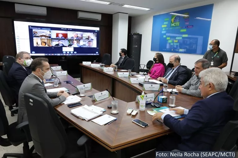 GT-Farma apresenta balanço de ações ao ministro Marcos Pontes