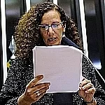 Relatório aprovado indica dependência externa da indústria farmacêutica