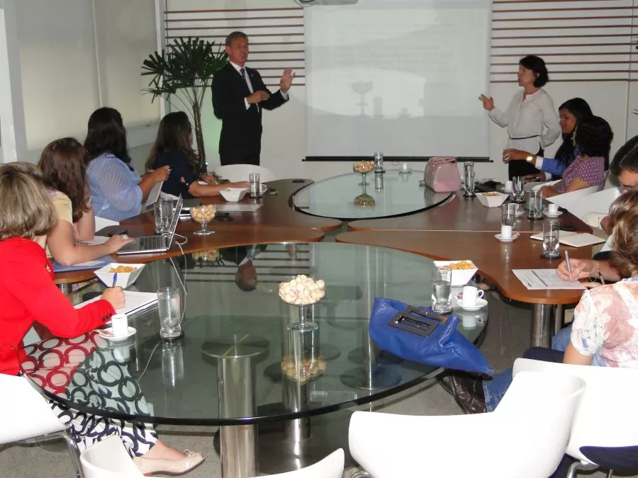 Cônsul de PI americano divide experiências com Comitê da ABIFINA