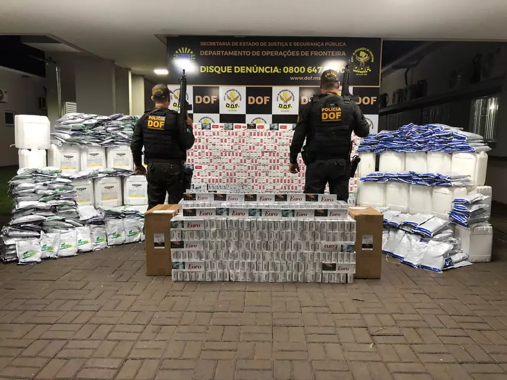 Veículo roubado e carregado com cigarros e defensivos agrícolas contrabandeados é apreendido pelo DOF