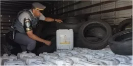 Homem é preso com 10 mil litros de defensivos agrícolas do Paraguai na Rodovia Raposo Tavares, em Presidente Prudente