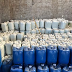 Polícia Civil apreende 14,5 mil litros de defensivos agrícolas em barracão em Primavera do Leste