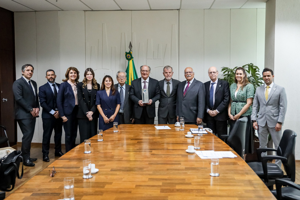 ABIFINA entrega Prêmio de Mérito Industrial a Geraldo Alckmin 