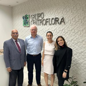 Visita ao Centroflora Inova destaca compromisso com a inovação e qualidade no setor de Fitoterápicos