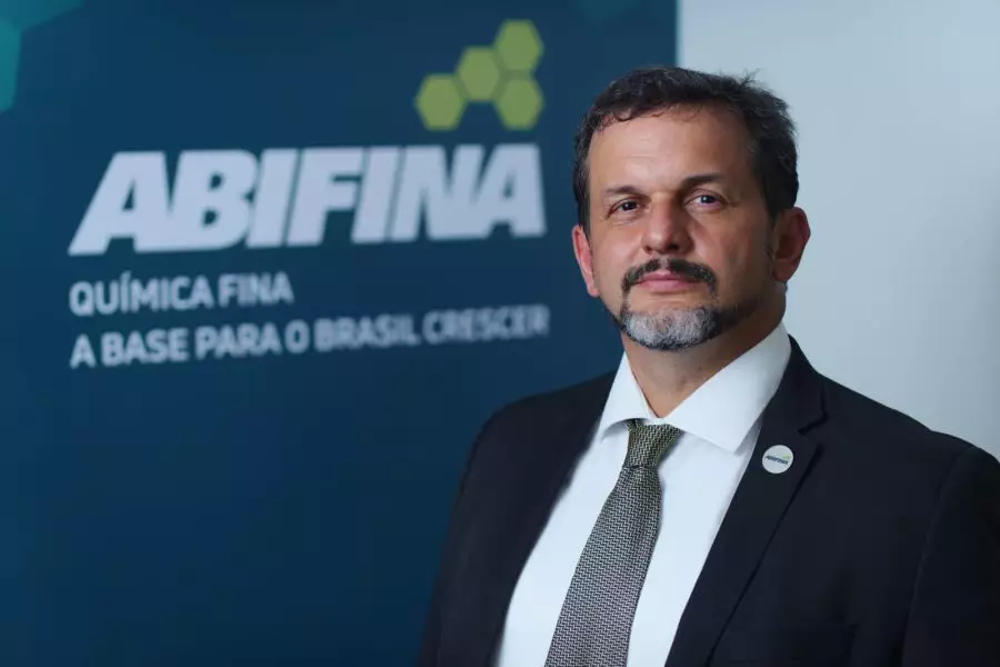 Entrevista ao Panorama Talks: Presidente executivo da ABIFINA discute desafios e estratégias para a indústria química fina no Brasil