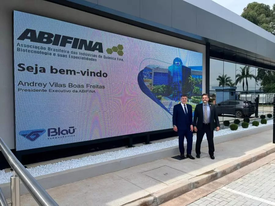 ABIFINA visita Blau Farmacêutica e conhece centros de inovação e produção em São Paulo 