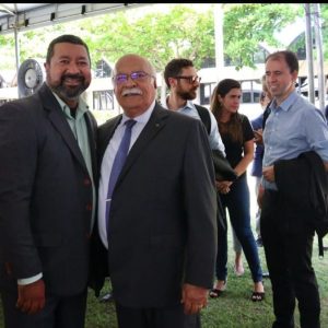 ABIFINA presente nos 49 anos de Farmanguinhos