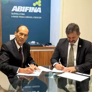 ABIFINA e EMBRAPII firmam ACT para fortalecer inovação no setor da química fina e biotecnologia 