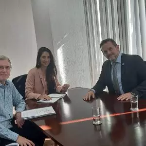 ABIFINA se reúne com a CAMEX para discutir riscos da desindustrialização no setor de defensivos agrícolas 