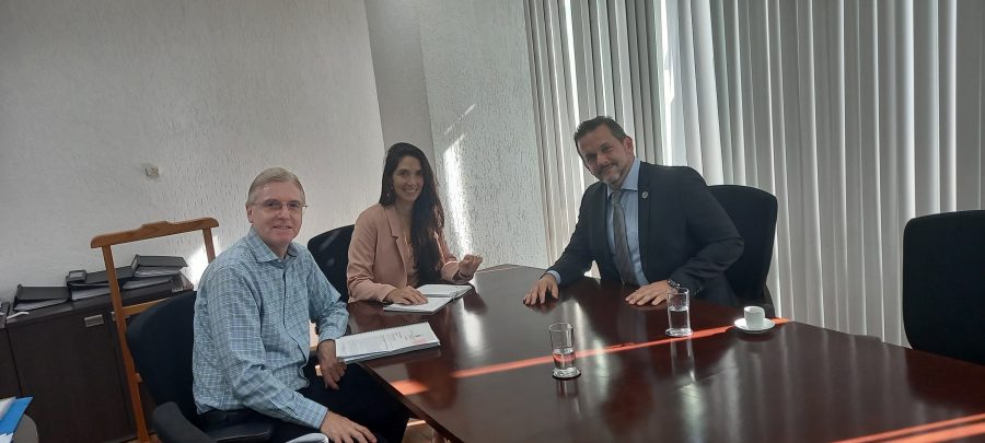 ABIFINA se reúne com a CAMEX para discutir riscos da desindustrialização no setor de defensivos agrícolas