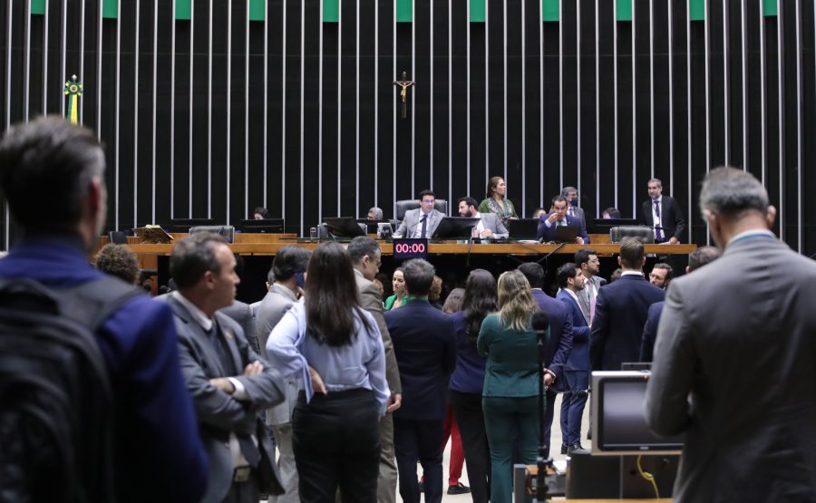 Câmara aprova projeto estratégico para o fortalecimento da indústria nacional de saúde e regime de urgência para o PRESIQ