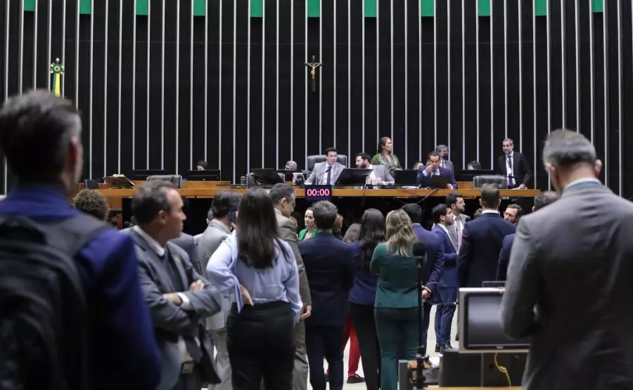 Câmara aprova projeto estratégico para o fortalecimento da indústria nacional de saúde e regime de urgência para o PRESIQ