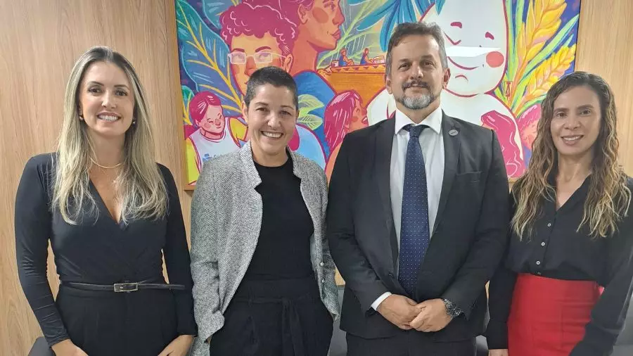 ABIFINA apresenta estudo sobre patentes farmacêuticas ao Ministério da Saúde