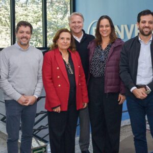 Blanver recebe comitiva do bndes após assinatura de contrato de R$ 220 milhões