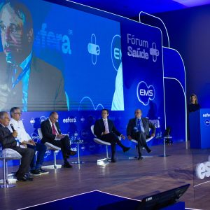 ABIFINA participa do 3º Fórum Saúde sobre inovação e fortalecimento da indústria farmacêutica nacional 