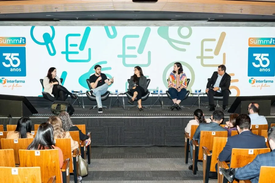 ABIFINA participa do Summit Interfarma 35 Anos em debate sobre a importância do combate à desinformação em saúde 
