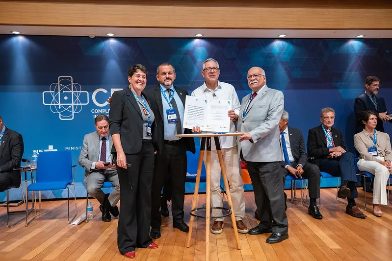 ABIFINA firma acordo com o Ministério da Saúde durante plenária do GECEIS