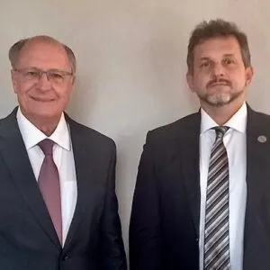ABIFINA reforça em audiência com o vice-presidente Geraldo Alckmin a necessidade de isonomia regulatória e competitividade para a indústria nacional