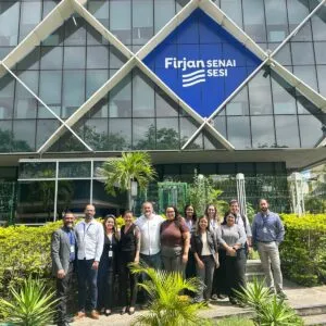 Visita da ABIFINA ao Instituto SENAI de Inovação em Biossintéticos e Fibras 