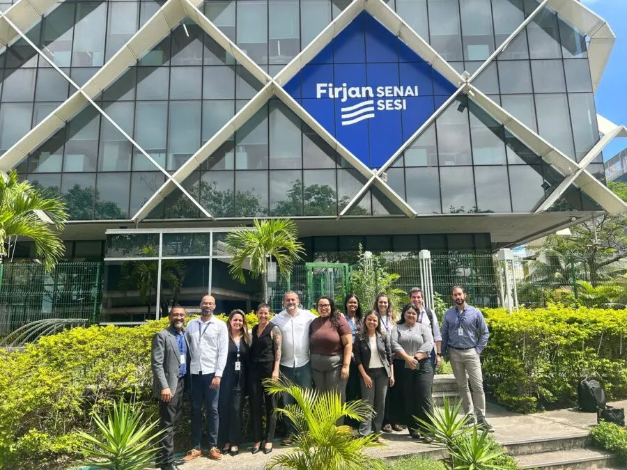 Visita da ABIFINA ao Instituto SENAI de Inovação em Biossintéticos e Fibras 