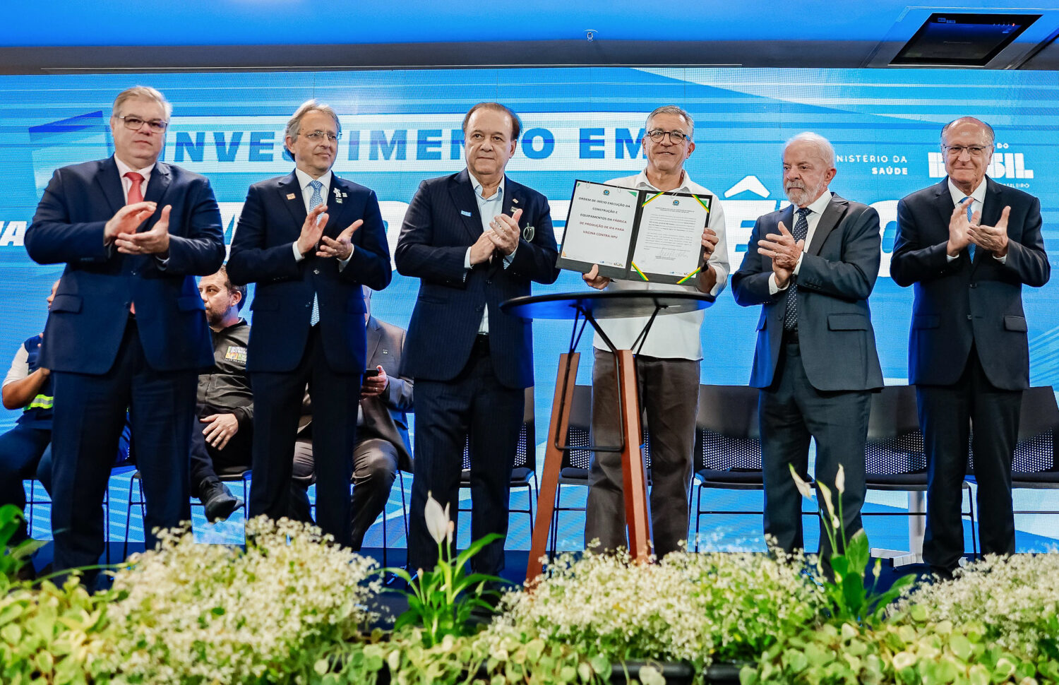 ABIFINA acompanha anúncio de investimentos históricos no Instituto Butantan