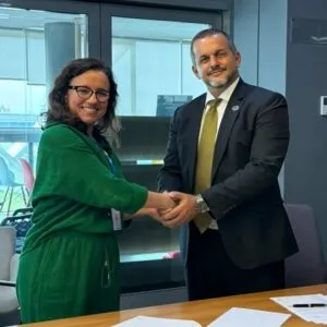 ABIFINA firma Acordo de Cooperação com Firjan SENAI e SESI para fortalecer a inovação em saúde
