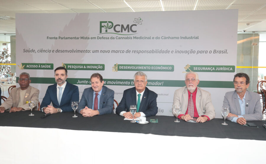 ABIFINA acompanha lançamento da Frente Parlamentar Mista em Defesa da Cannabis Medicinal e do Canhamo Industrial 