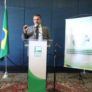 ABIFINA acompanha lançamento da Frente Parlamentar de Plantas Medicinais e Fitoterápicos