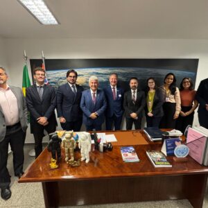 ABIFINA participa de reunião da Frente Parlamentar da Indústria Farmacêutica e da Produção de Insumos Farmacêuticos no Brasil 
