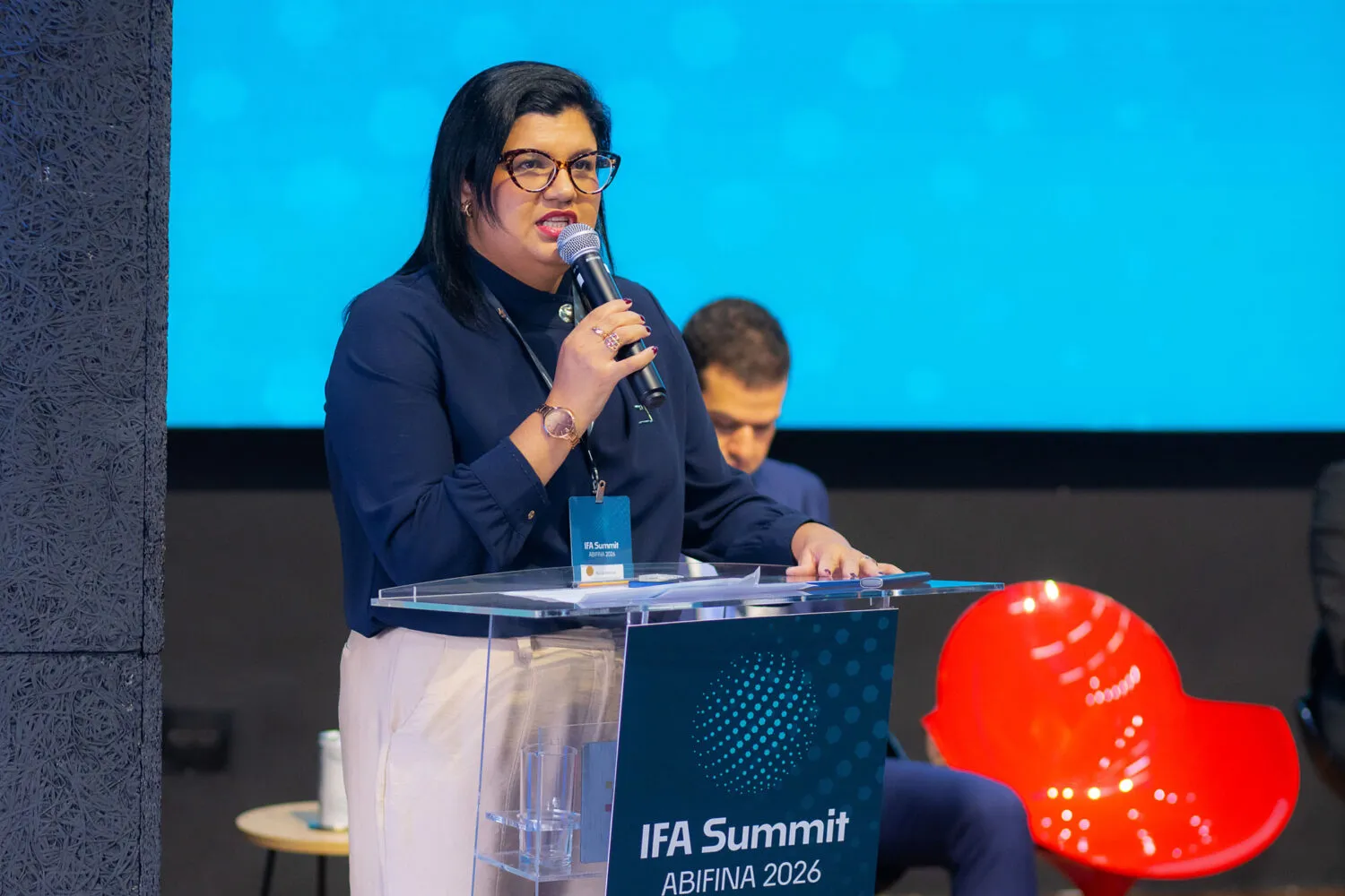 Silvia ABIFINA IFA SUMMIT 110644 C1
