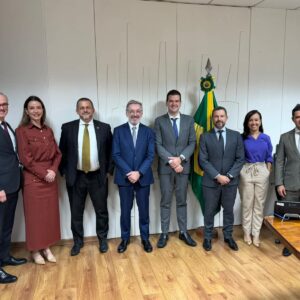 ABIFINA apresenta nova diretoria ao MDIC e reforça agenda estratégica para o desenvolvimento industrial