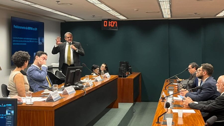 ABIFINA participa de audiência pública sobre extensão de patentes e impactos para o SUS