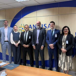ABIFINA apresenta ao diretor-presidente da Anvisa proposta para aperfeiçoar regulação de IFAs nacionais 