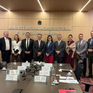 ABIFINA apresenta ao MAPA pleitos para fortalecimento da competitividade da indústria nacional de defensivos agrícolas
