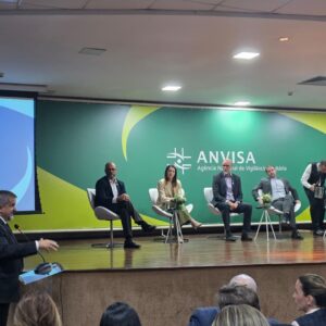 ABIFINA participa de encontro da Anvisa com o setor regulado da saúde 