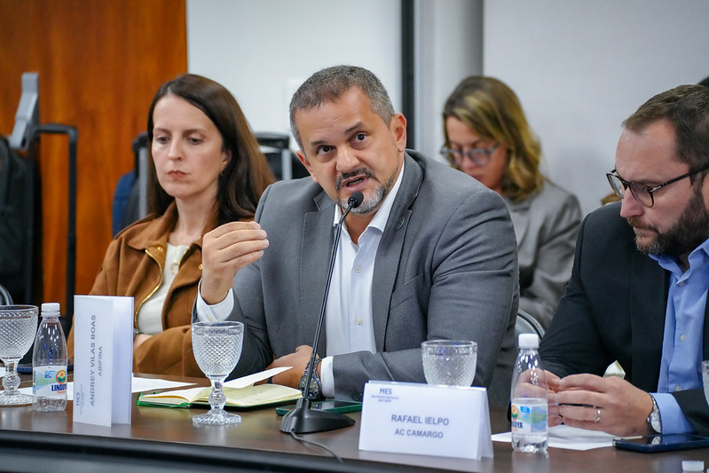 ABIFINA participa de debate sobre acesso e sustentabilidade na saúde 